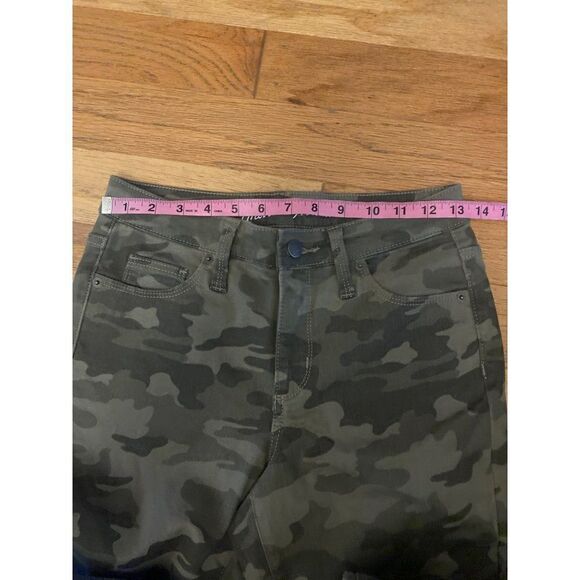 Universal Thread women's green camouflage high rise skinny crop pants size 2/26 - Picture 8 of 10
